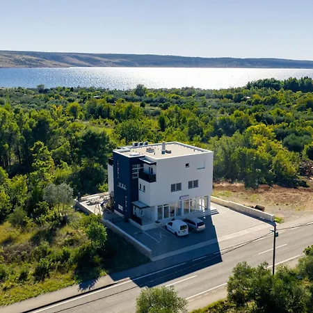 Lux No 1 * Starigrad Paklenica